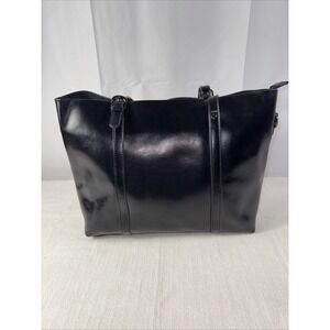 Ladies Deluxe Black Leather Laptop Tote From Targus